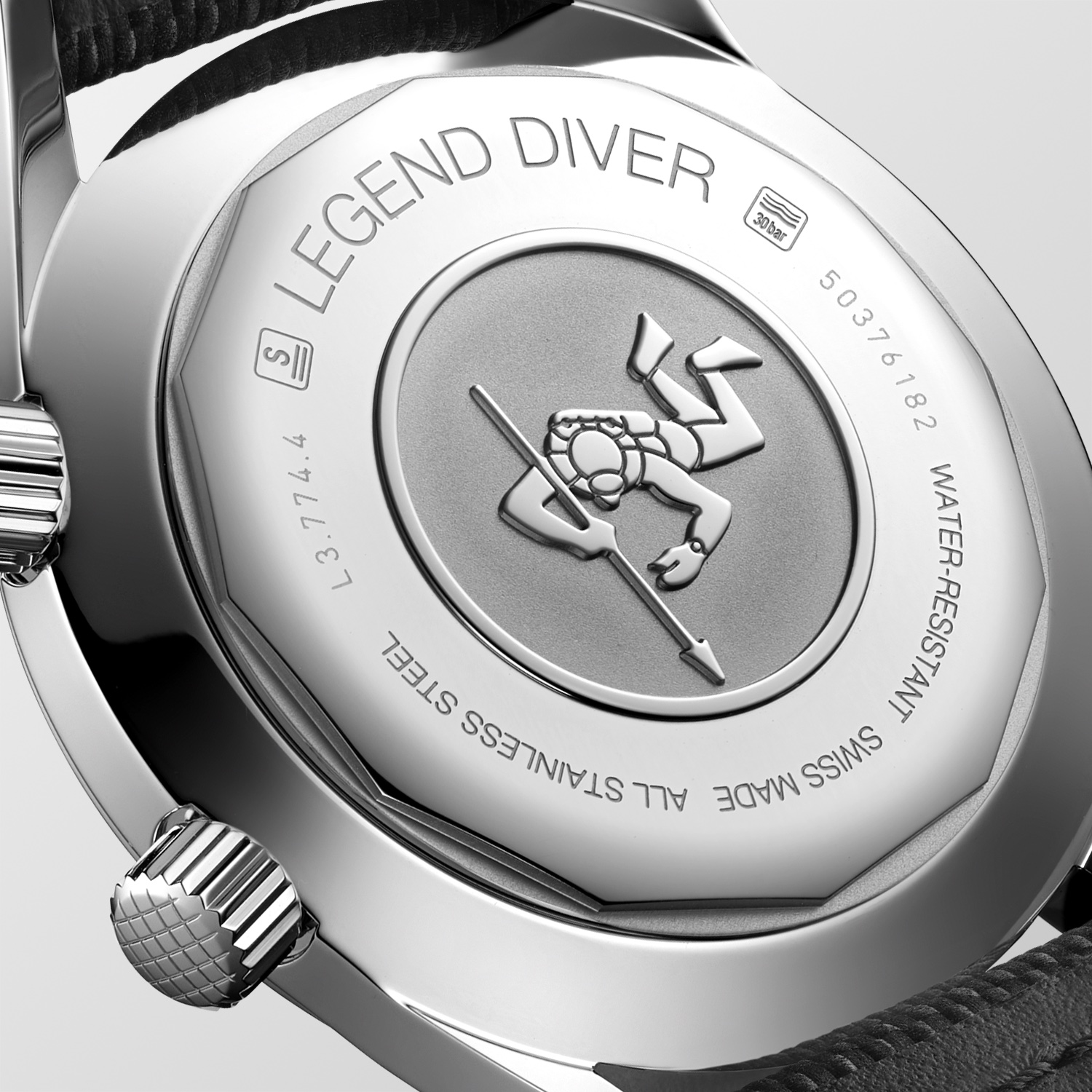 The Longines Legend Diver Watch Azul L3.774.4.90.2 Detalle Trasera