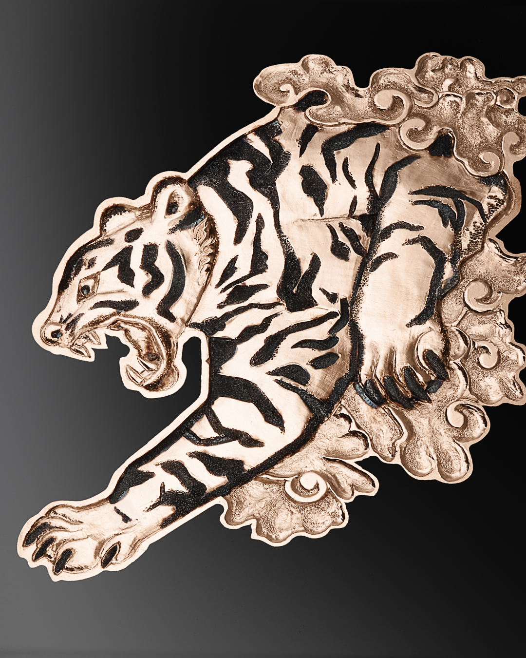 Jaeger-LeCoultre Reverso Tribute Enamel Tiger Detalle tigre