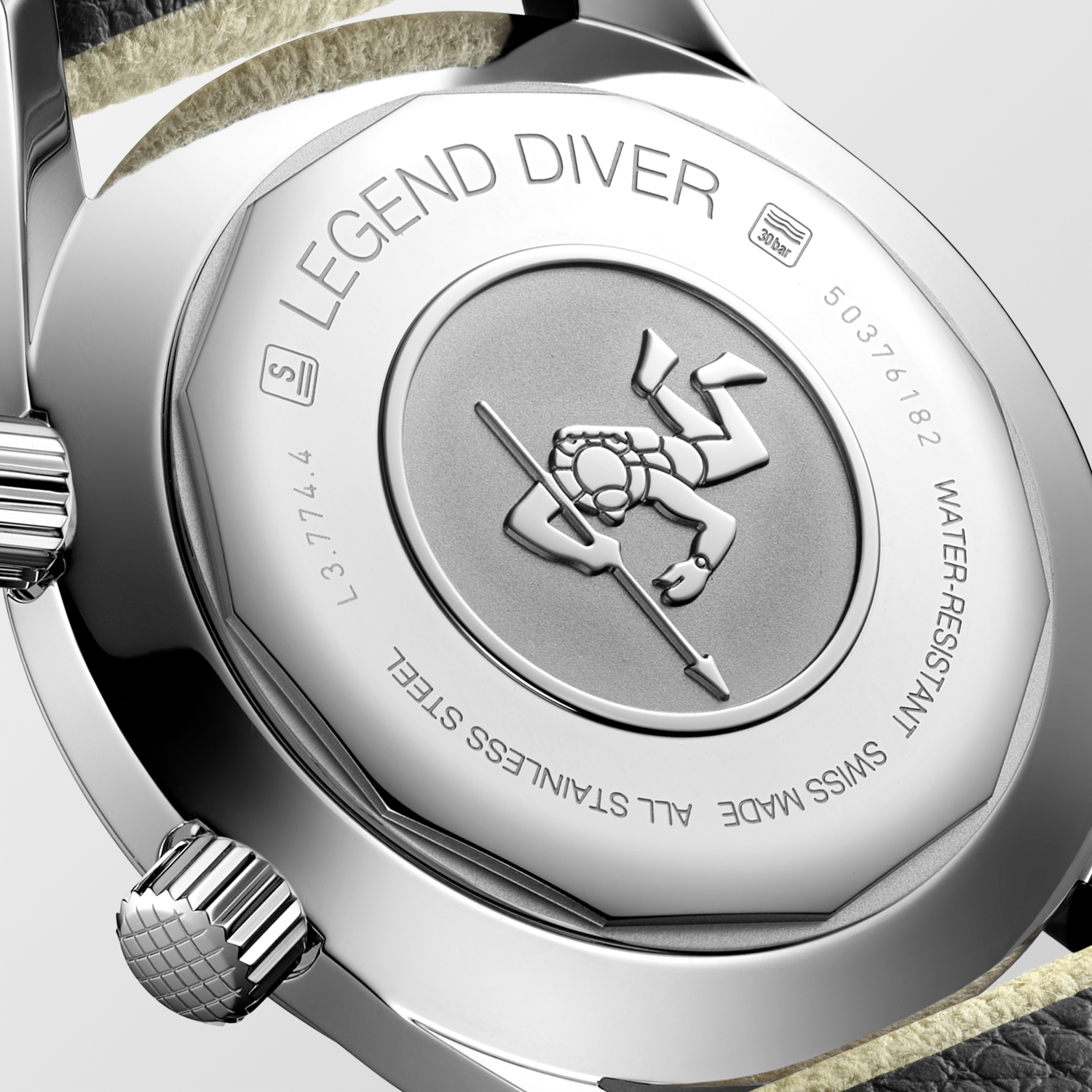 The Longines Legend Diver Watch L3.774.4.30.2 Detalle trasera