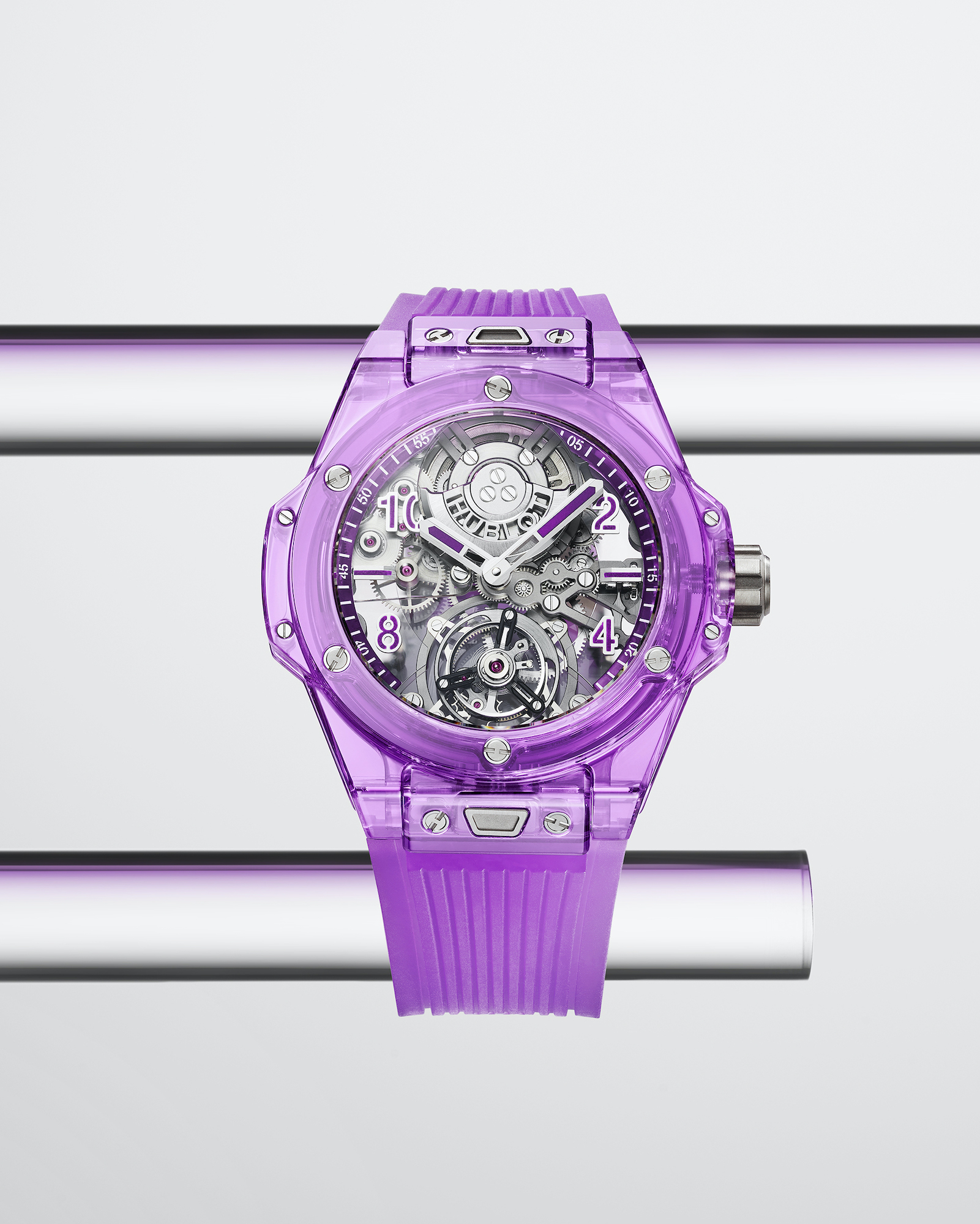 Hublot Big Bang Automatic Tourbillon Purple Sapphire 429.JM.0120.RT Lifestyle frontal